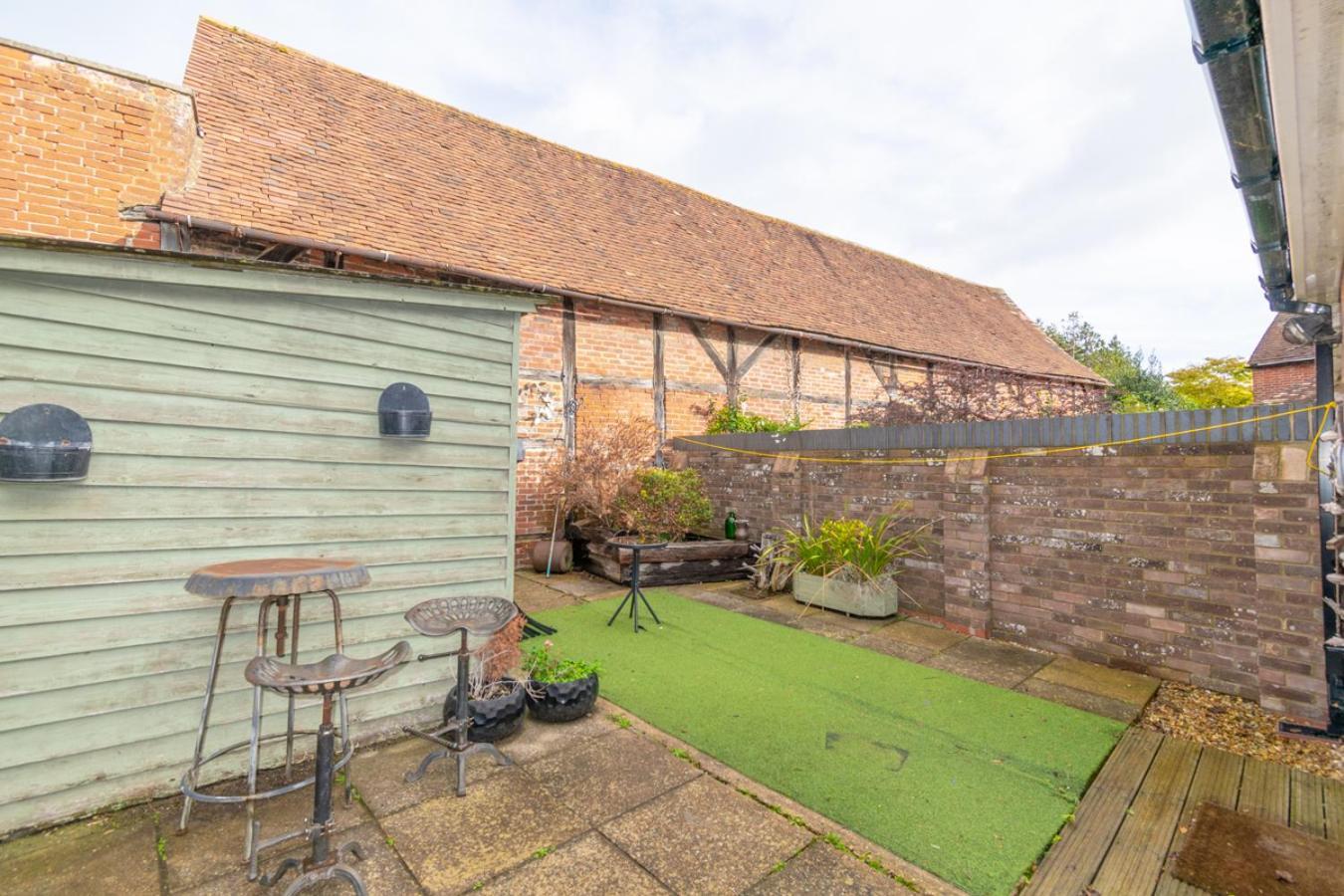 Stylish 2 Bedrooms Cosy & Bright Cottage, Pet Friendly, Sleeps 5, Titchfield Village - Summer Special Offer!! - By Blue Puffin Stays Екстериор снимка
