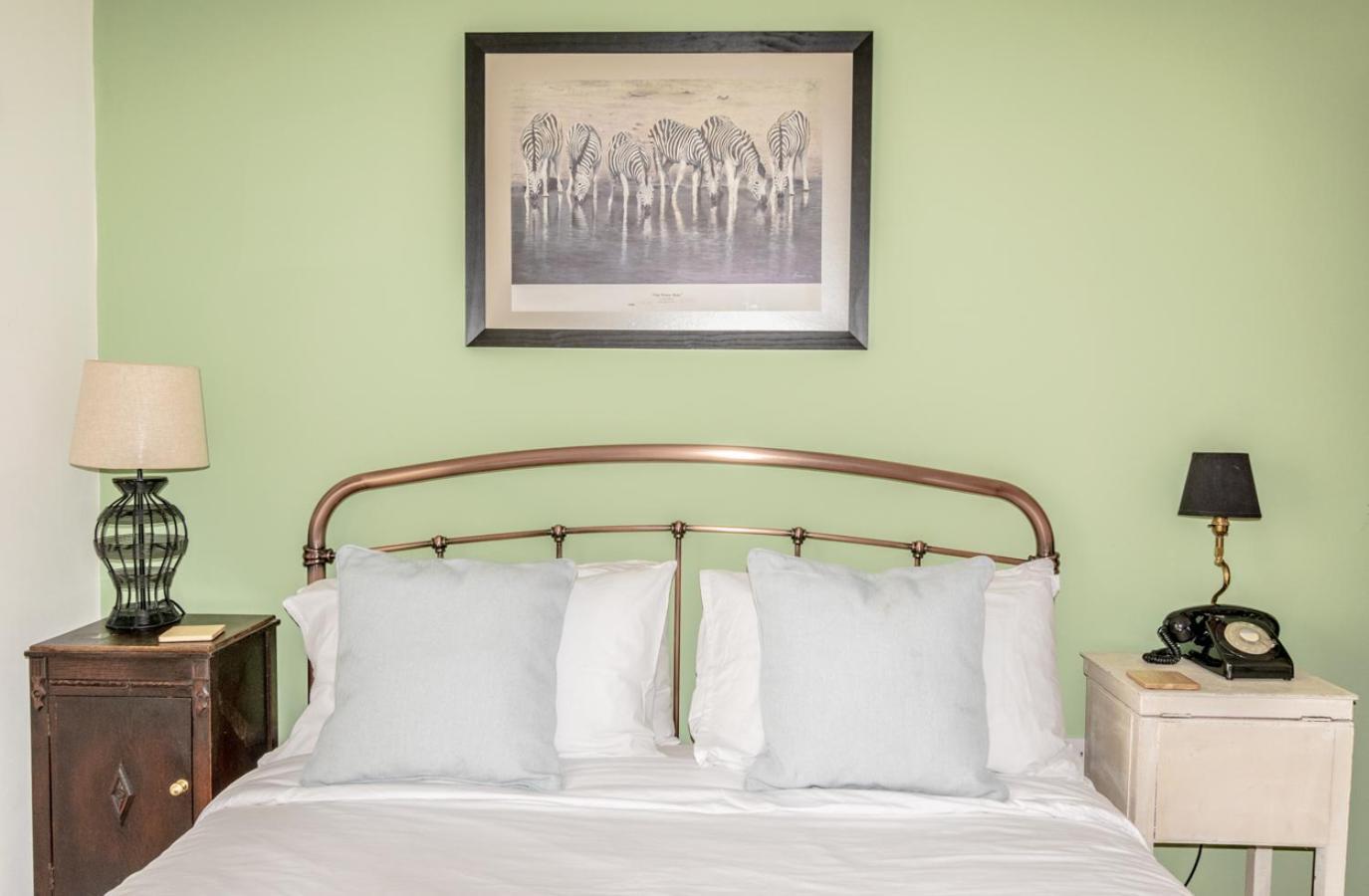 Stylish 2 Bedrooms Cosy & Bright Cottage, Pet Friendly, Sleeps 5, Titchfield Village - Summer Special Offer!! - By Blue Puffin Stays Екстериор снимка