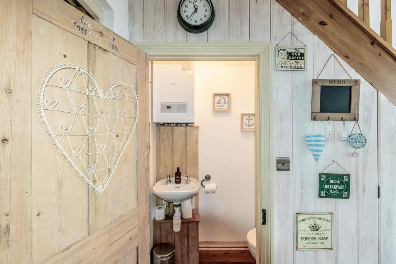 Stylish 2 Bedrooms Cosy & Bright Cottage, Pet Friendly, Sleeps 5, Titchfield Village - Summer Special Offer!! - By Blue Puffin Stays Екстериор снимка