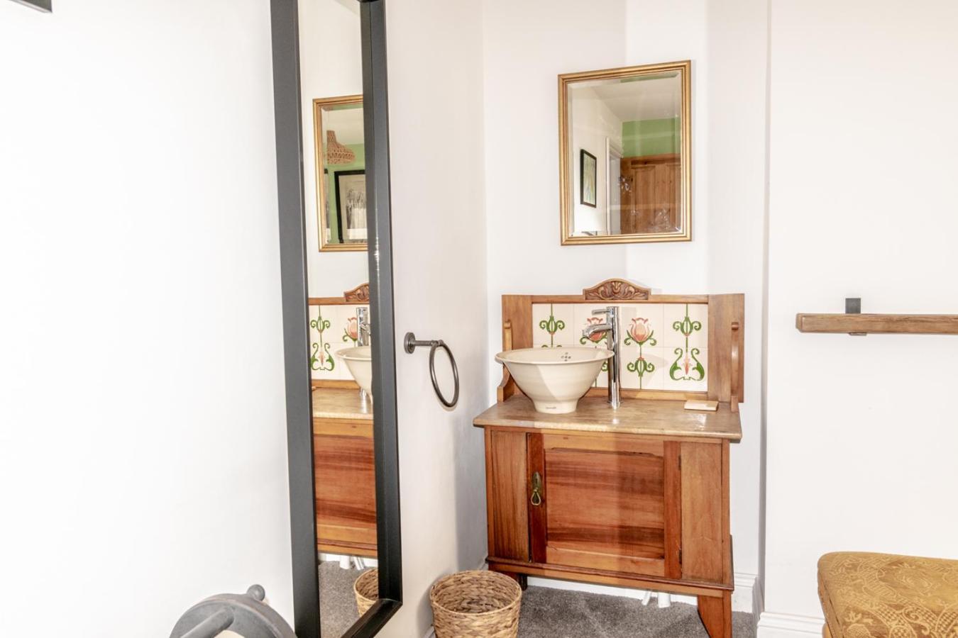 Stylish 2 Bedrooms Cosy & Bright Cottage, Pet Friendly, Sleeps 5, Titchfield Village - Summer Special Offer!! - By Blue Puffin Stays Екстериор снимка